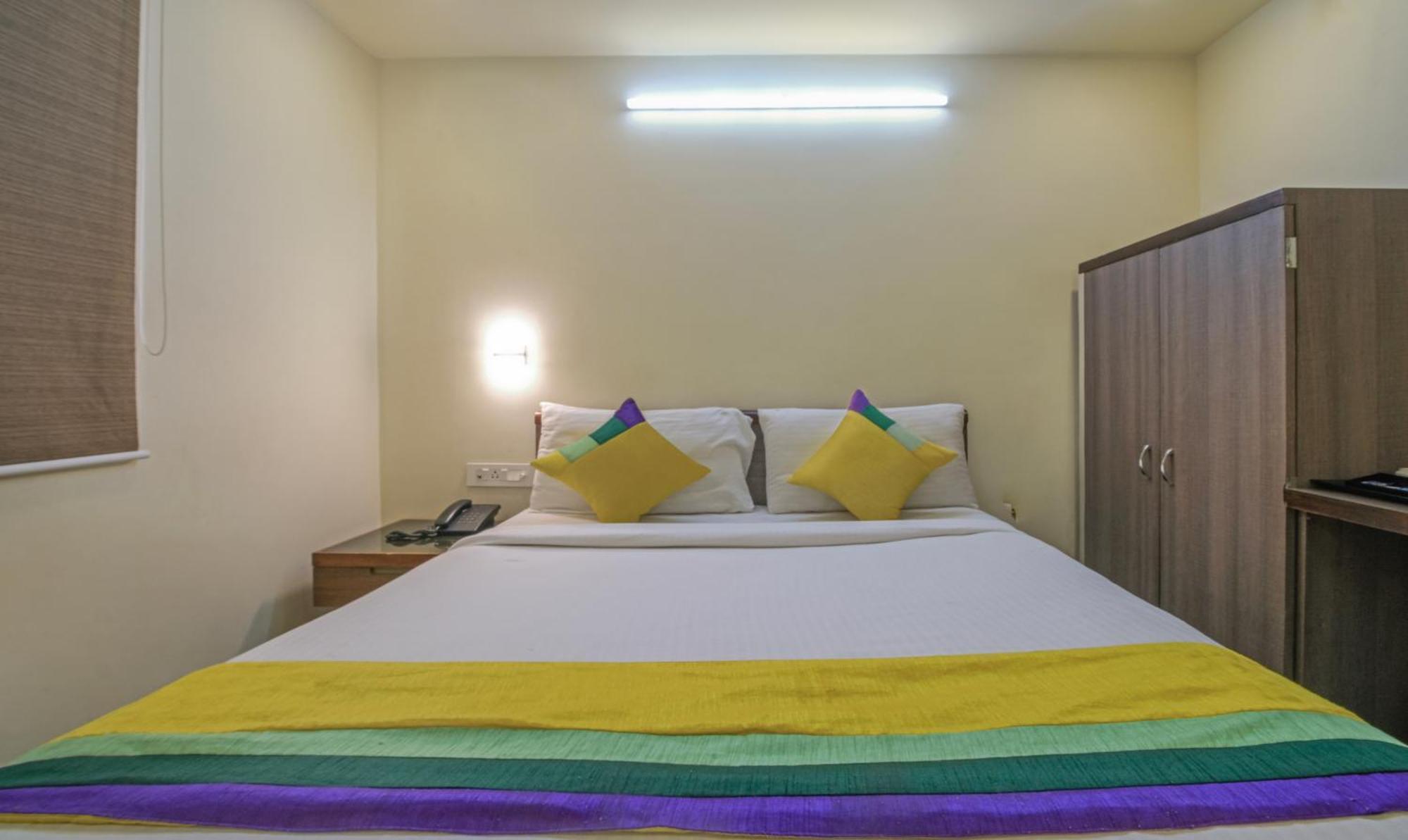 Itsy Hotels N Square Vijayawāda Exterior foto